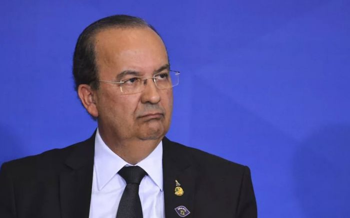 Jorginho pode ficar isolado