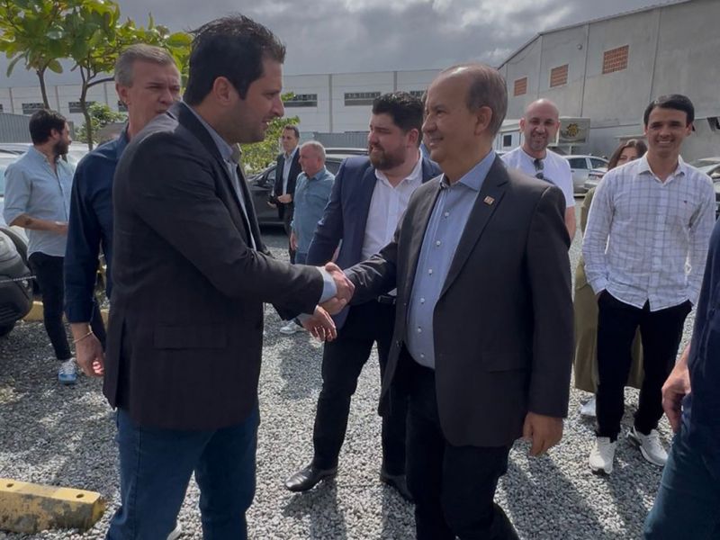  O presidente da piramidal casa do povo, entisicado Fernando Pegorini (PL), também esteve no café com o governador no Mevam 