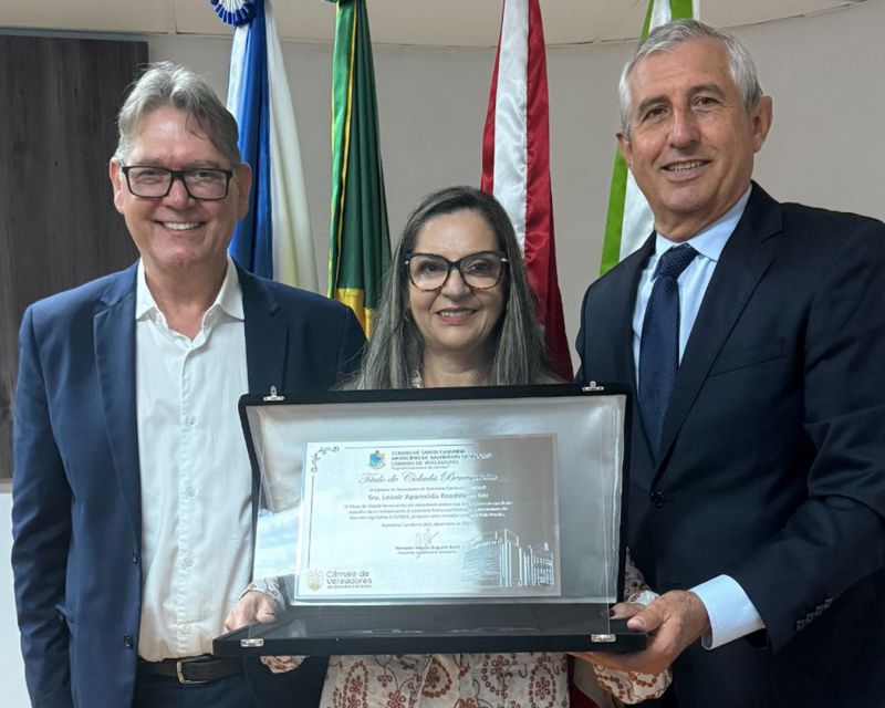 A professora de Educação Especial, Léo Koeddermann, ex-diretora da Apae e ex-secretária de Inclusão Social de BC, foi homenageada com o título de Cidadã Benemérita na Câmara de Vereadores, em proposição do vereador Bola Pereira (PSD) (foto: divulgação)