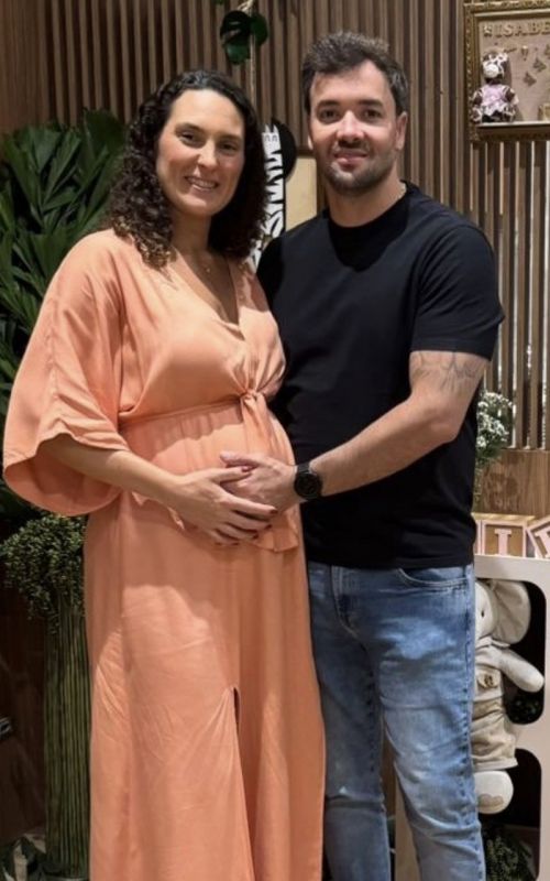 Gravidíssimos Bia Werner Boabaid e Lucas Rios aguardam para os próximos dias a chegada da baby Isabel