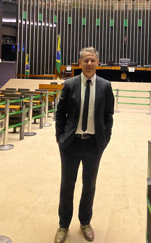 Esquentou na terra do marreco! Republicanos retira da presidência o vice-prefeito de Brusque, Deco Batisti, e recoloca Cláudio Pereira (foto) no comando da sigla