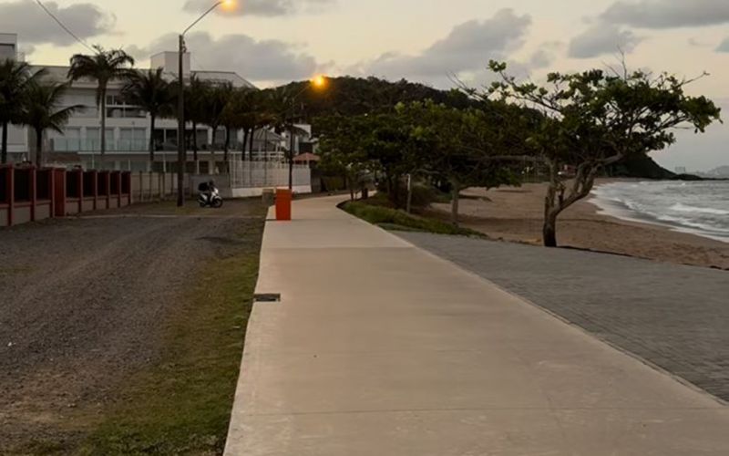 O nobre vereador penhense, Diego Matiello (MDB), o senhor das diárias, usou suas redes sociais para sair em defesa do ex-prefeito e sobrinho, Aquiles da Costa (MDB), que teve suas contas rejeitadas pelo TCE. Usou a foto do falido parque linear, aquele mesmo que Kiki, quando prefeito, saiu derrubando tudo sem permissão