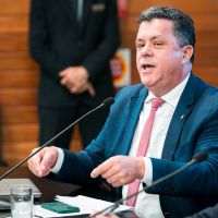 Deputado Ivan Naatz cobra a Celesc