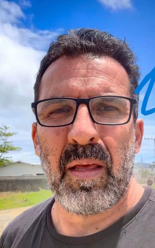 O vereador de Penha, Maurício Brockveld (MDB), foi pego saindo do motel com uma ex-assessora. Misturou o público com o privado e a família registrou um Boletim de Ocorrência