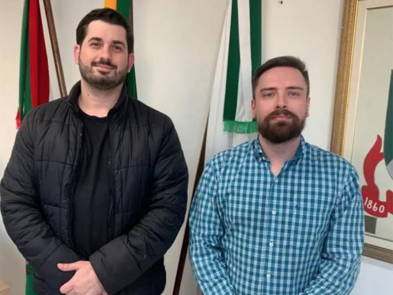 O prefeito de Brusque, André Vechi (PL), oficializou a nomeação de Leonardo Zanella (foto) para o cargo de chefe de Gabinete, e de João Matheus Tusset como novo secretário de Administração e Gestão Estratégica (Sage). Tusset assume a secretaria no lugar de Zanella, que passa a desempenhar a nova função na prefa