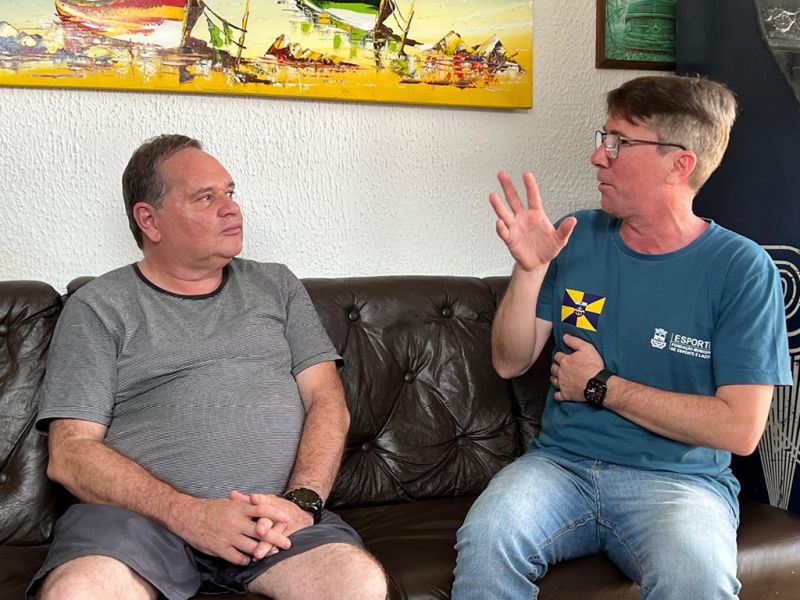 O superintendente da Fundação de Esportes de Itajaí, Daniel Passos, fez uma visita de cortesia ao JC