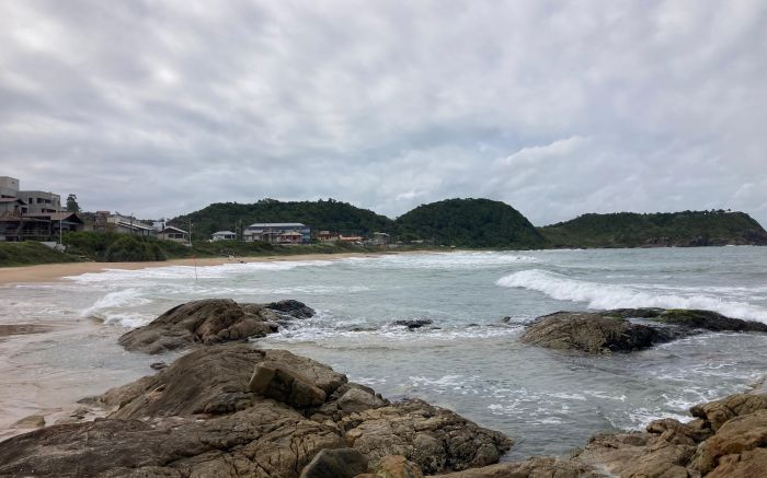 Praia Grande poluída é nova preocupação em Penha