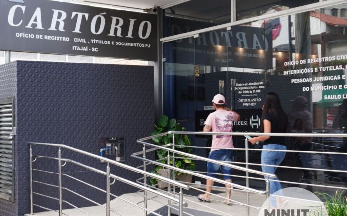 Tem menos gente nascendo e menos gente casando também, mostra o IBGE