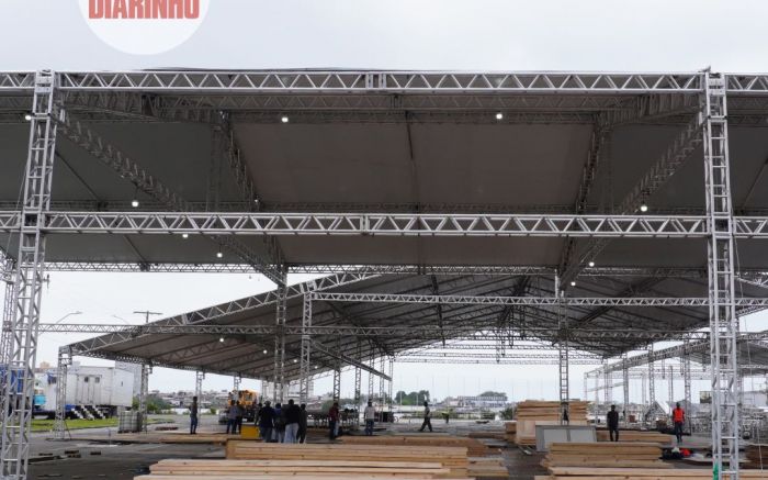 Montagem da estrutura da Marejada avança com obras dos pavilhões e decoração