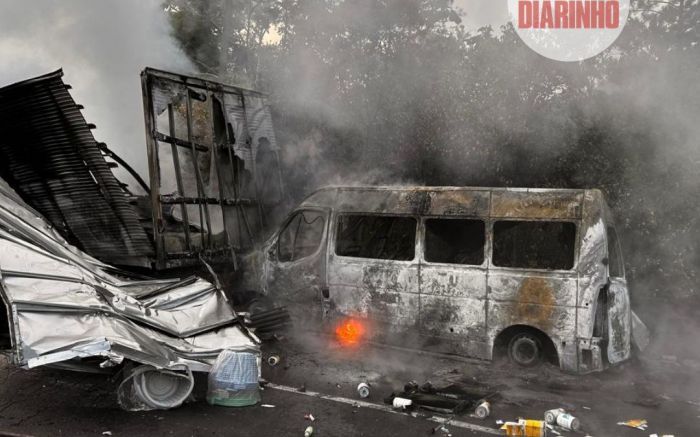 Motorista evitou tragédia maior em acidente de caminhão com van de crianças